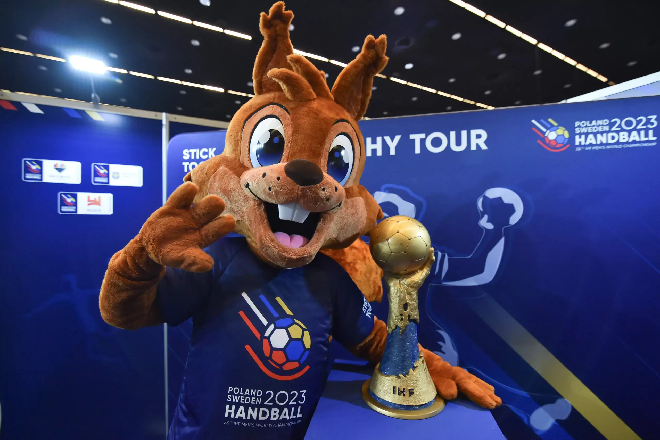 Przybij piątkę z maskotką Mistrzostw Świata w Piłce Ręcznej 2023 w Katowickiej!