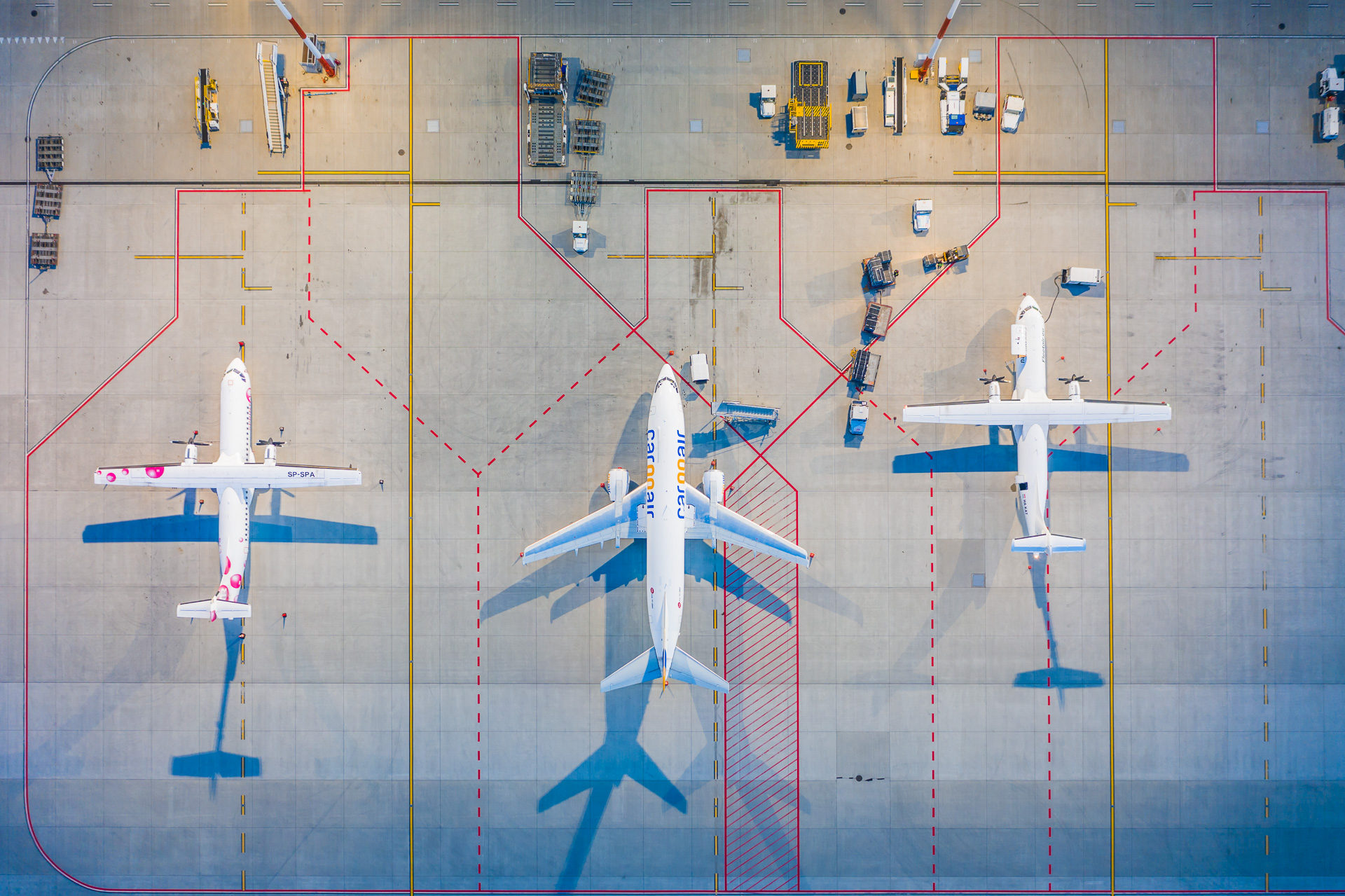 RUCH PASAŻERSKI I TOWAROWY W KATOWICE AIRPORT W KWIETNIU 2022